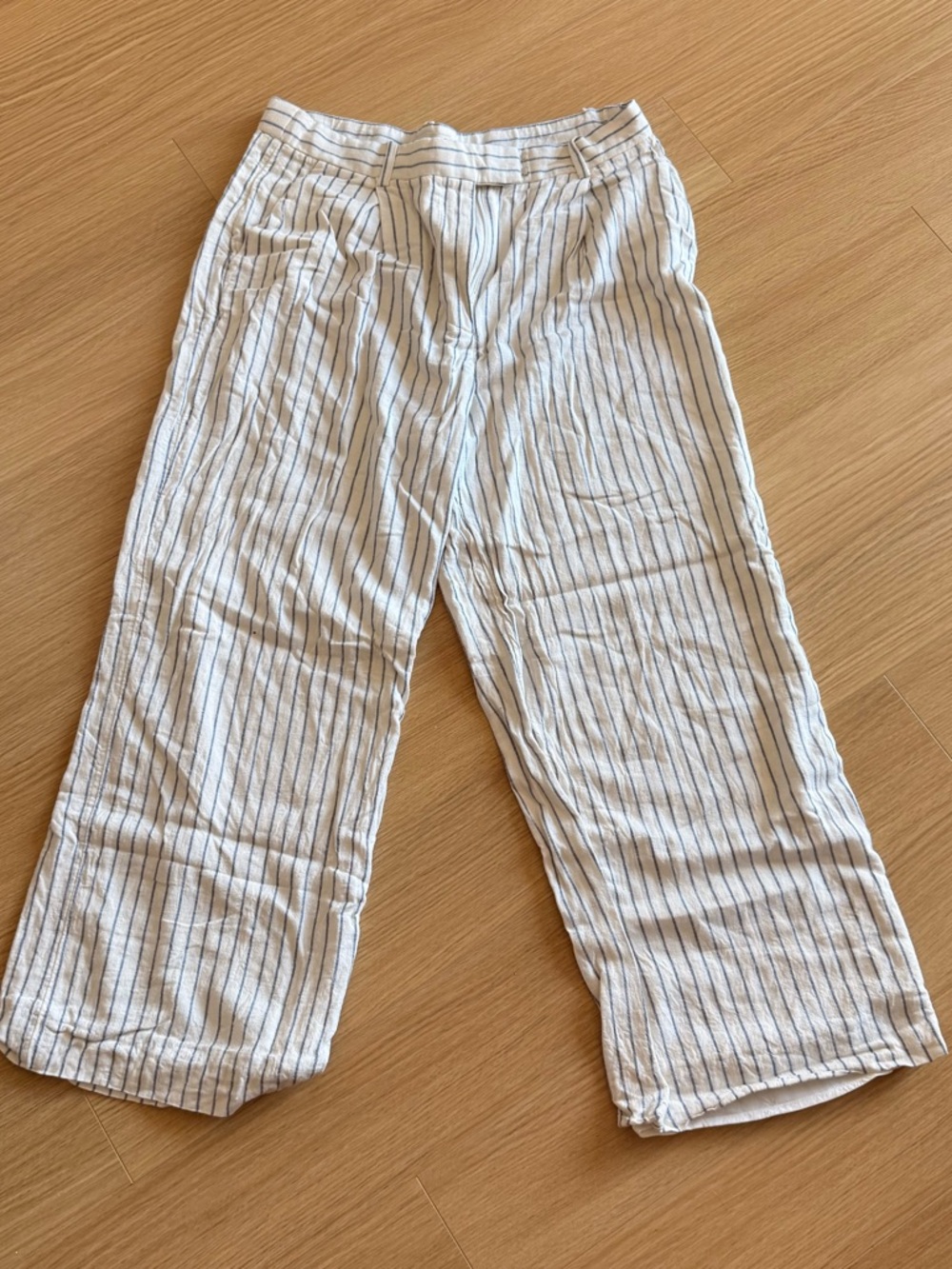 Abercrombie & Fitch White Pants with Blue Stripes